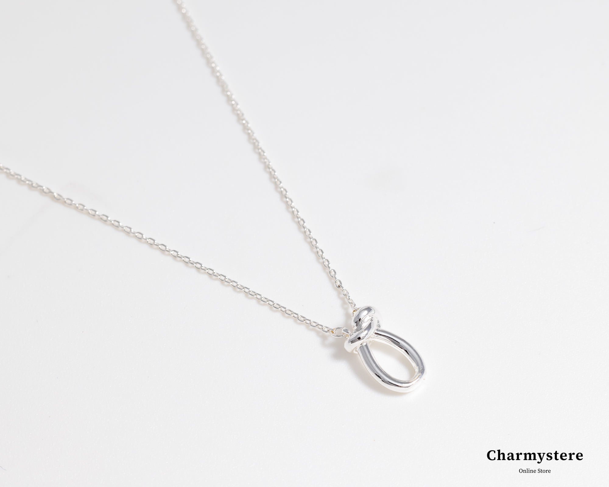 curve knot necklace 