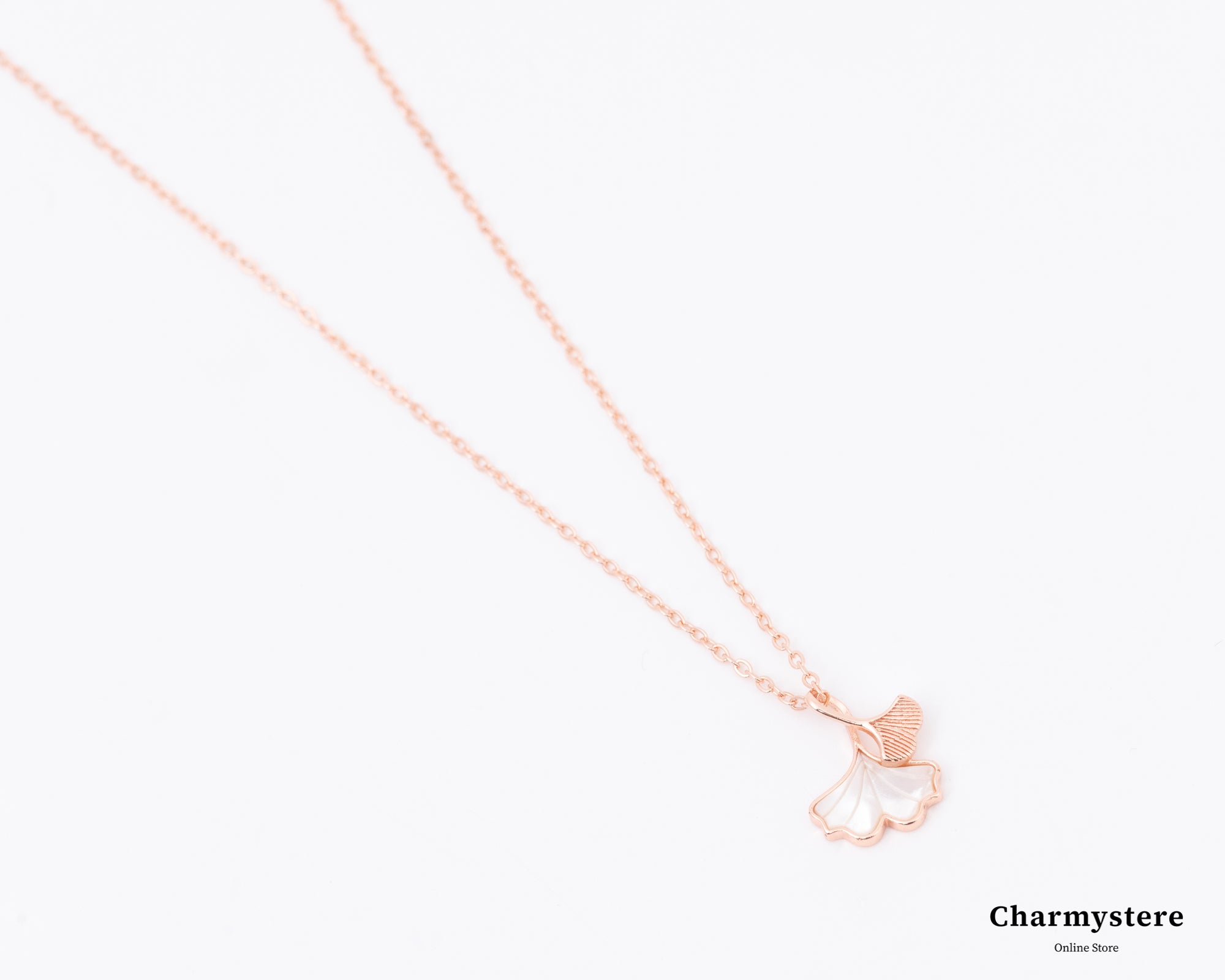 イチョウネックレス