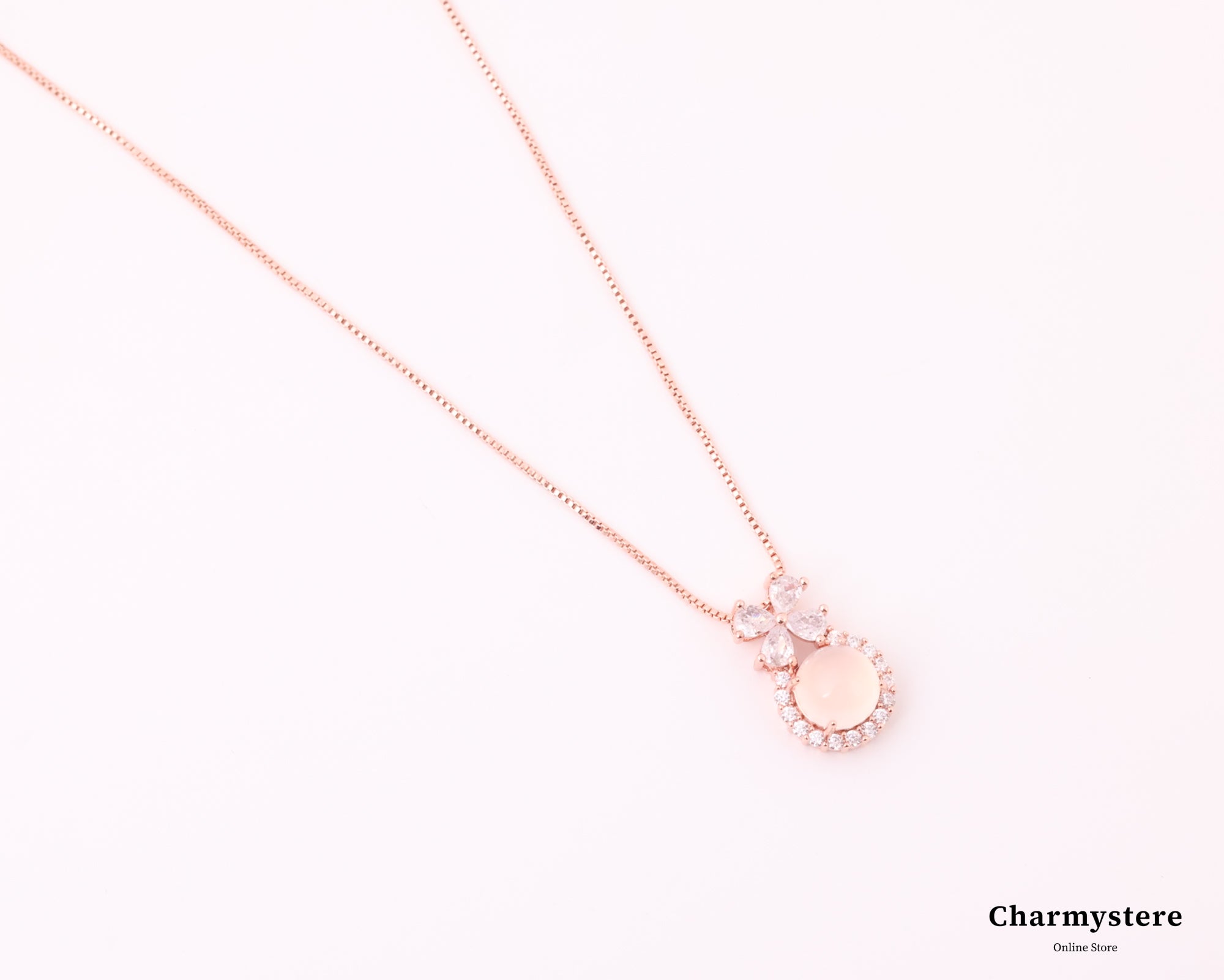 クローバーキャッツアイネックレス