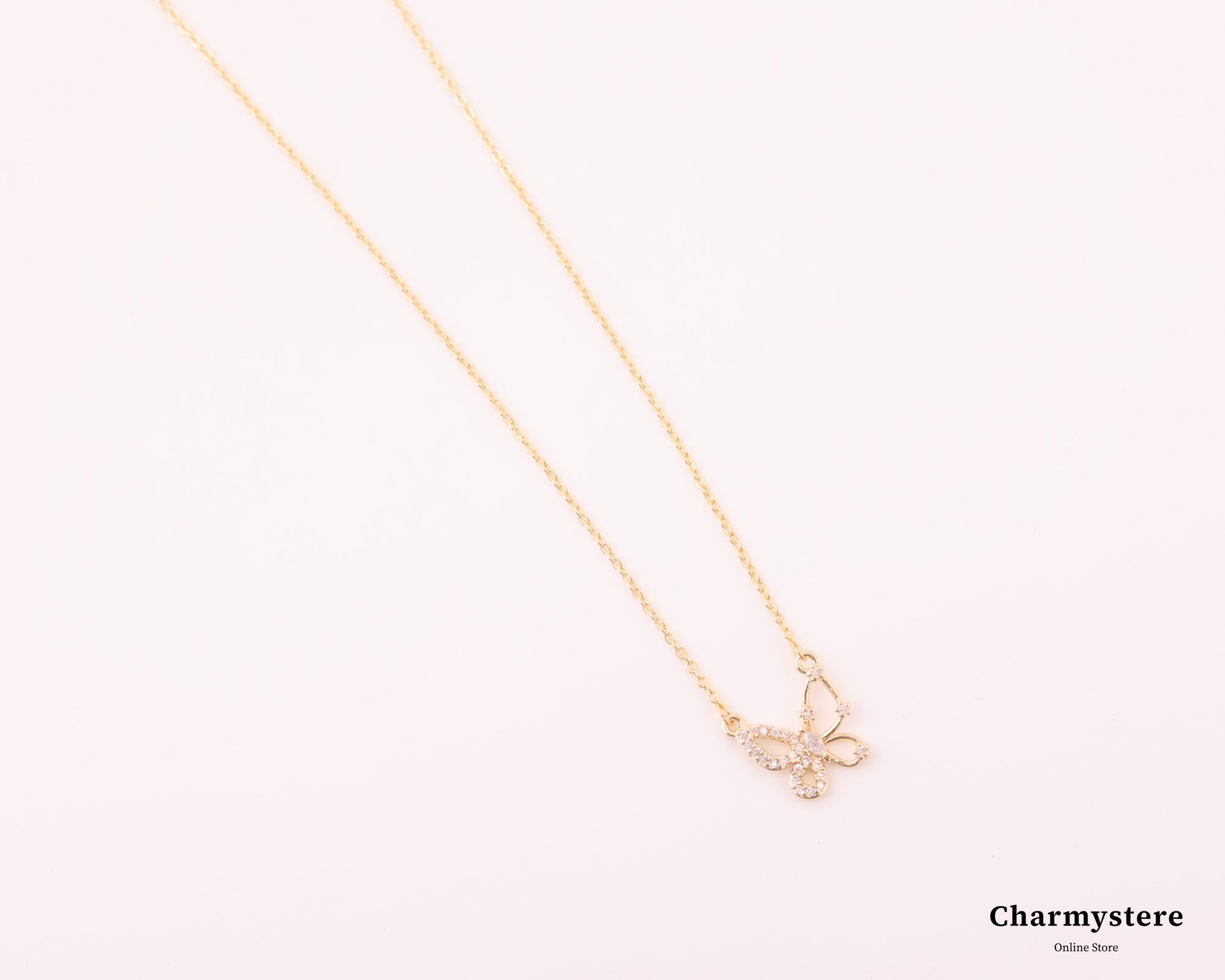 アシンメトリーバタフライネックレス