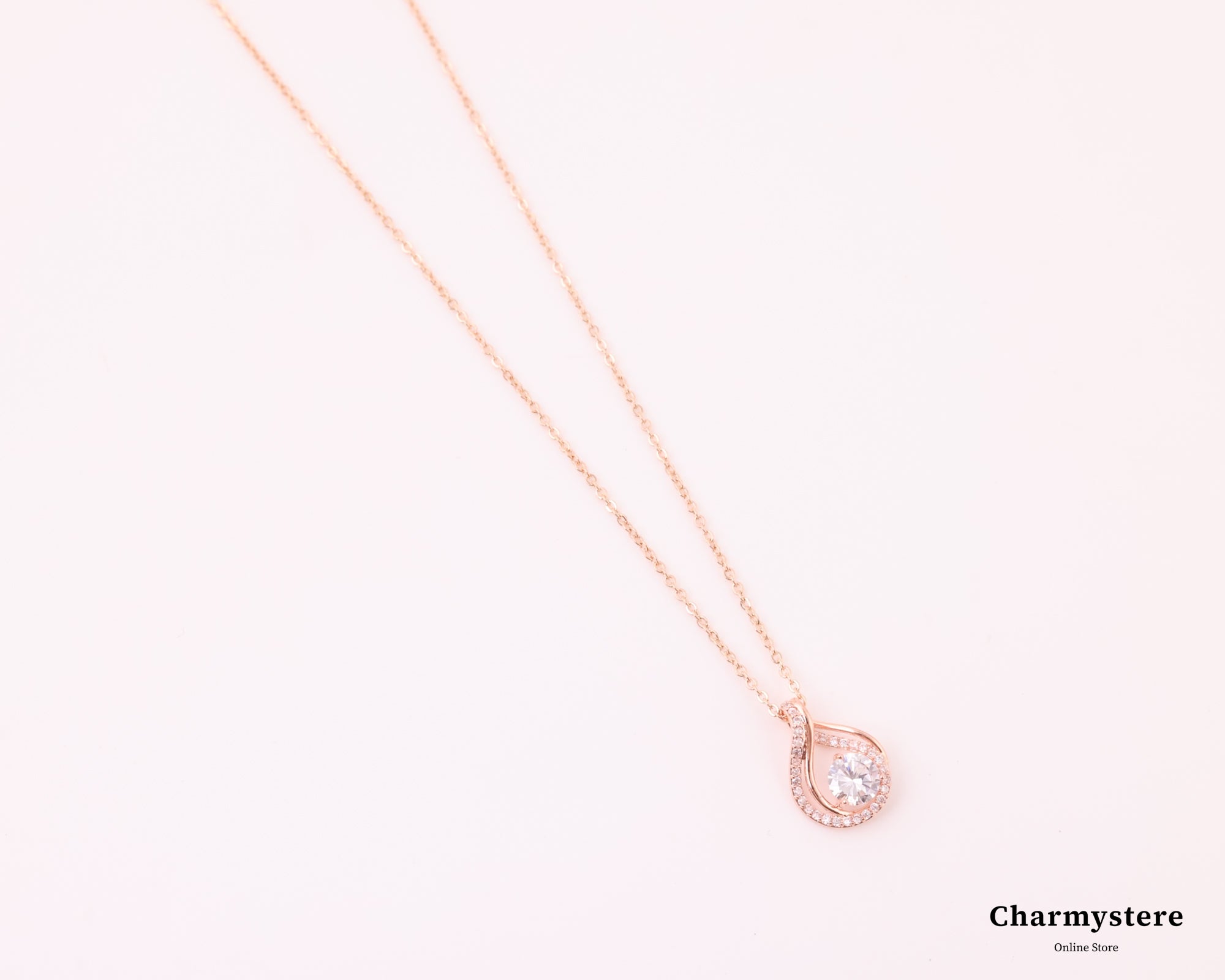 フェミニンカーブドロップネックレス