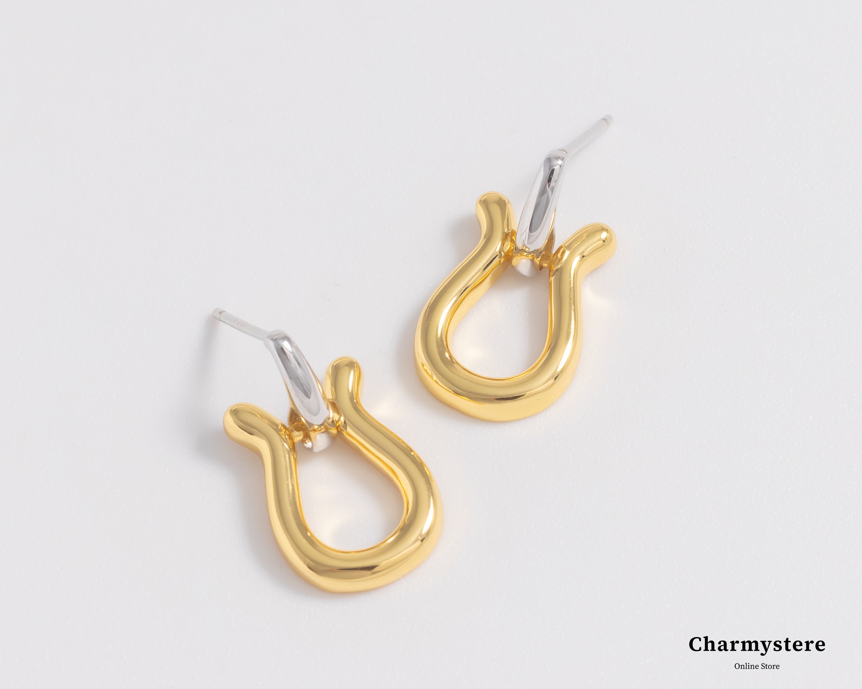 bicolor horseshoe earrings