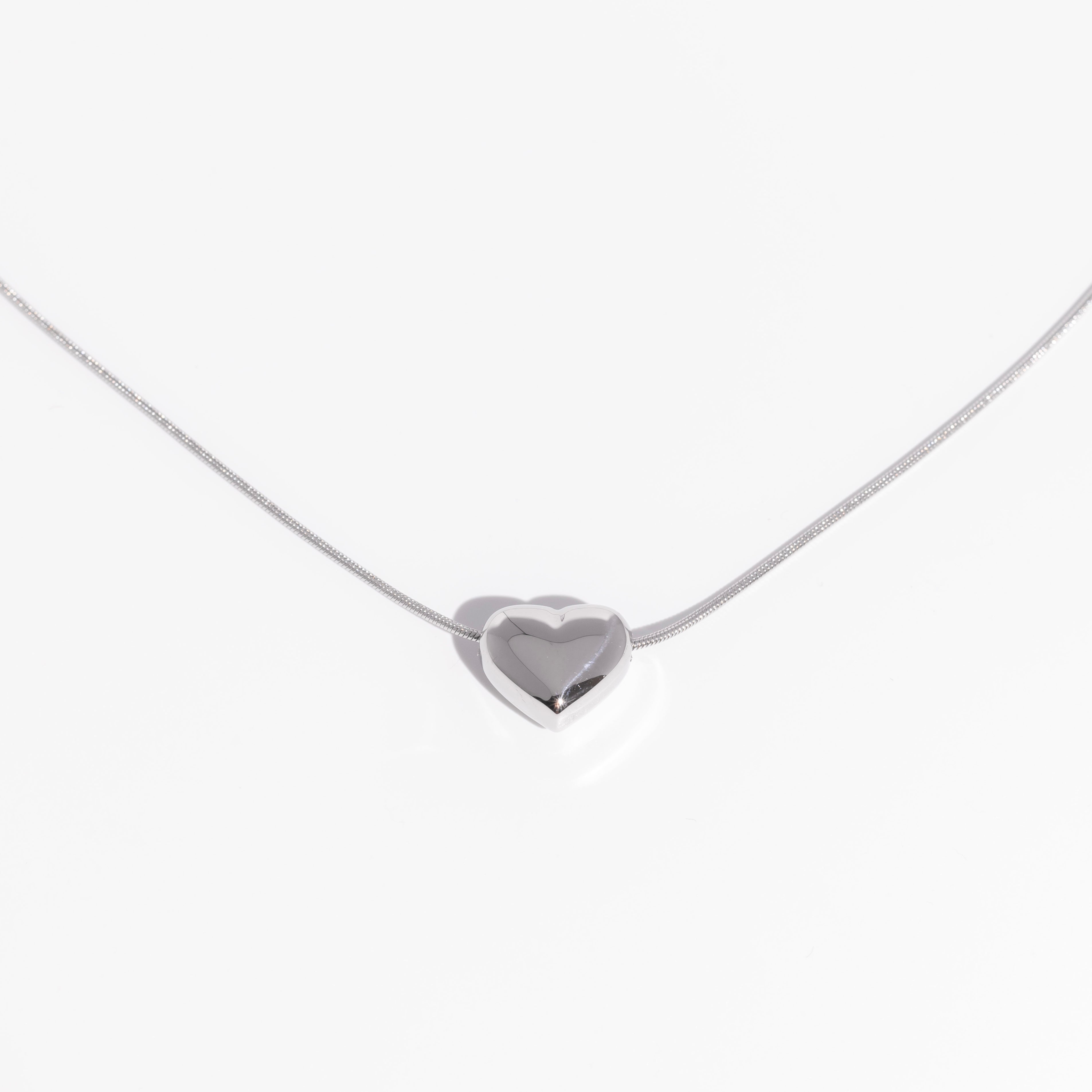 Plump Heart Thin Snake Chain Necklace