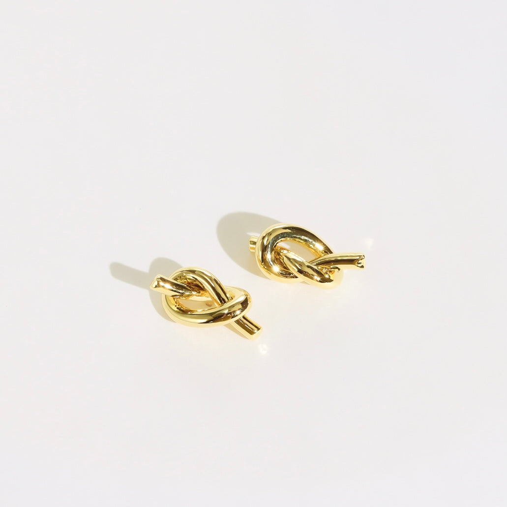 gold knot earrings/earrings